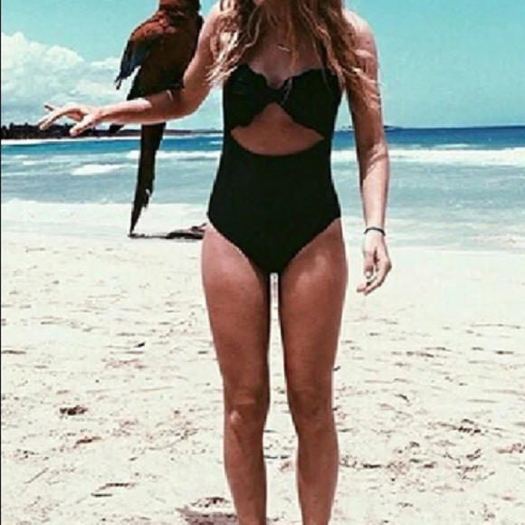 CUPSHE Scalloped Cut Out Swimsuit EUC - Picture 6 of 8